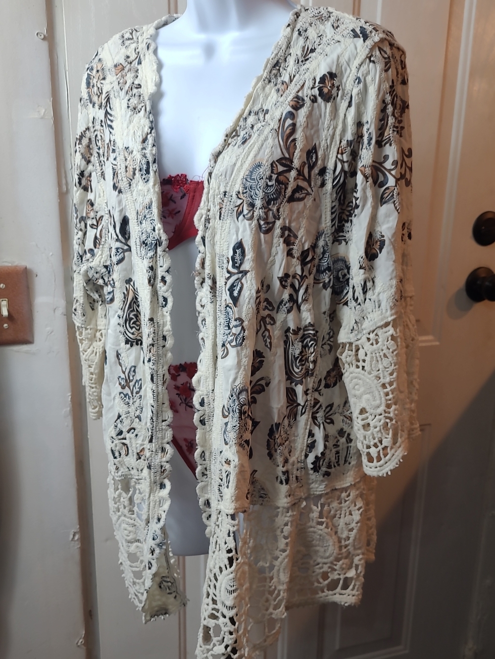 Solitaire Ivory Crochet-Trim Floral Kimono Jacket with Black Print
